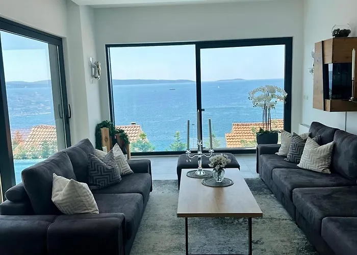 View House Okrug With Pool Willa *