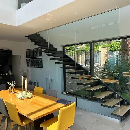 View House Okrug With Pool فيلة
