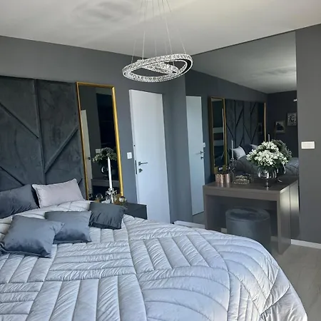 View House Okrug With Pool 别墅 *