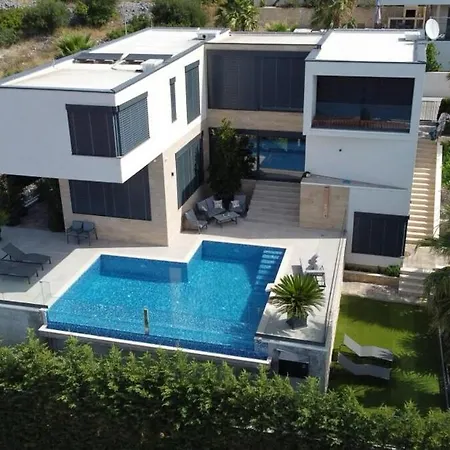 别墅 View House Okrug With Pool *